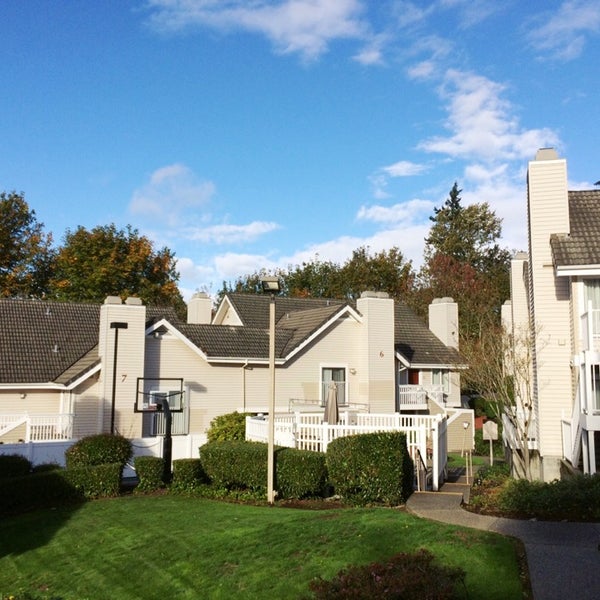 10/26/2014에 Bryan H.님이 Residence Inn by Marriott Seattle Bellevue에서 찍은 사진