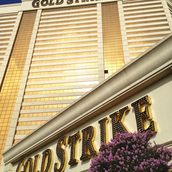 Снимок сделан в Gold Strike Casino Resort пользователем Bryan H. 7/3/2013