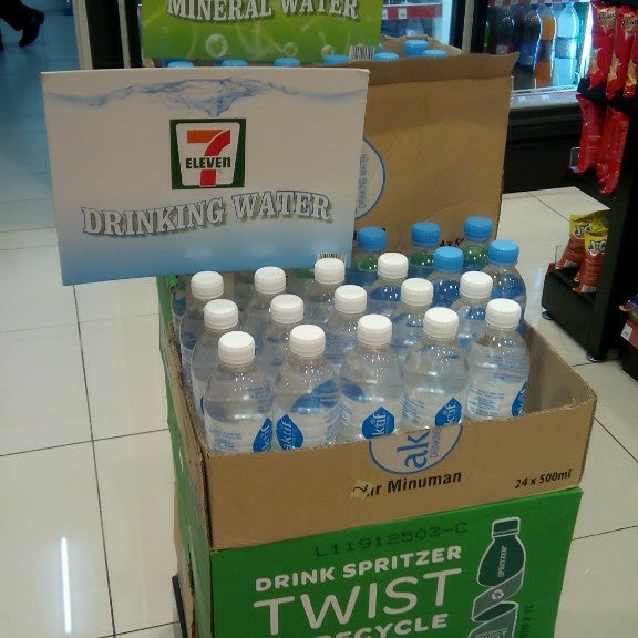 7 11 01. 7 11 01