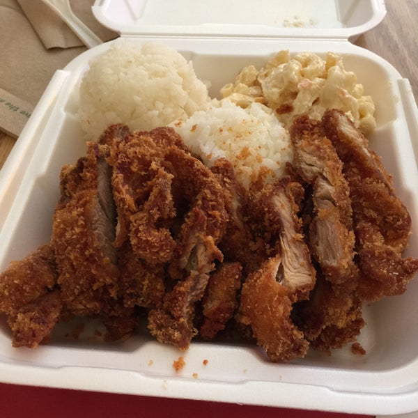 Photo taken at L&amp;L Hawaiian Barbecue by DV G. on 1/27/2016
