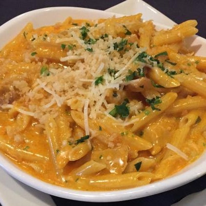 One North Kitchen in the Loop breaks the mold with its buffalo chicken mac and cheese. Spicy and acidic, with shreds of tender chicken mixed in, this is almost like a dip with pasta thrown in.