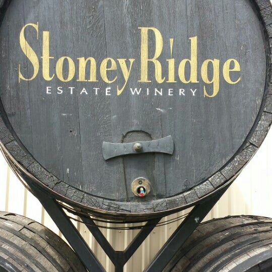 Foto tirada no(a) Stoney Ridge Estate Winery por Alistair D. em 5/21/2016
