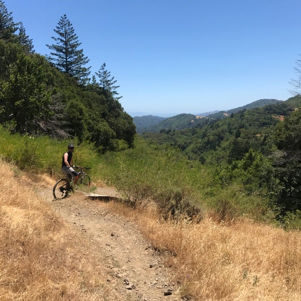 Trail loop m l. Trail loop m l
