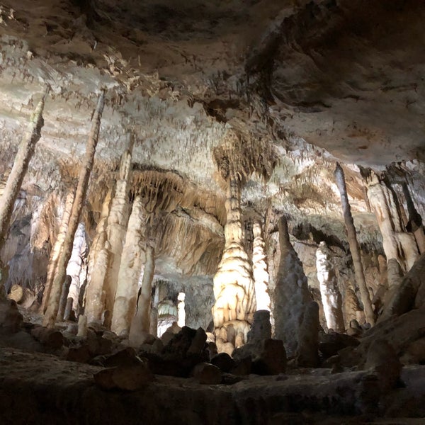 Foto diambil di Le Domaine des Grottes de Han / Het Domein van de Grotten van Han oleh Federico B. pada 7/24/2019
