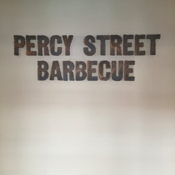 รูปภาพถ่ายที่ Percy Street Barbecue โดย Percy H. เมื่อ 4/30/2016