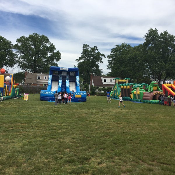 Drexel Ave Elementary School Elementary School in Westbury