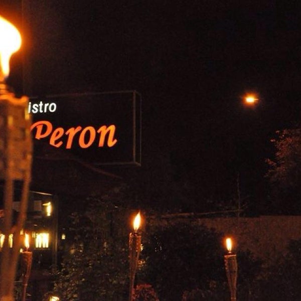 รูปภาพถ่ายที่ Bistro PERON โดย Bistro PERON เมื่อ 11/26/2013