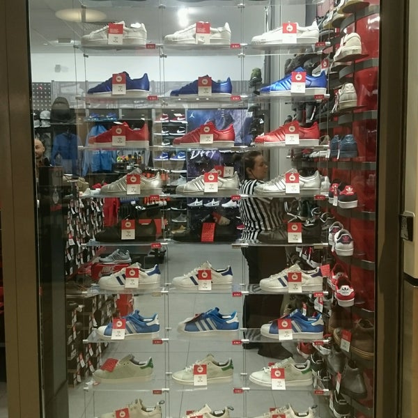Foot Locker - 4 tips