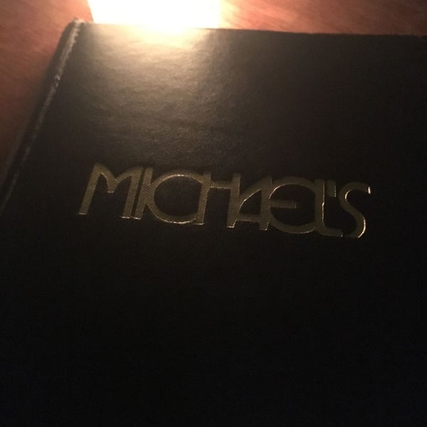 รูปภาพถ่ายที่ Michael&#39;s Restaurant โดย Michael K. เมื่อ 2/11/2018