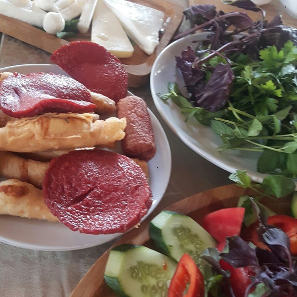 Foto tomada en Konak Cafe Resturant  por Şerife Küçükdağlı el 10/7/2019