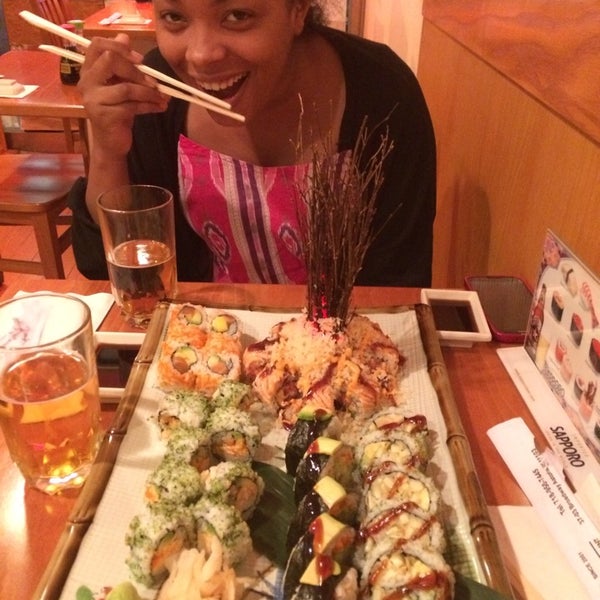 Foto tirada no(a) Bai Sushi por Beth J. em 8/8/2014