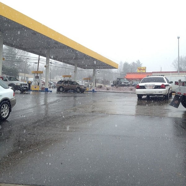 Mountain Energy Fuel Station in Candler