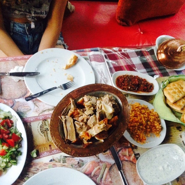 Foto scattata a Marul Cafe da Gül A. il 8/20/2015