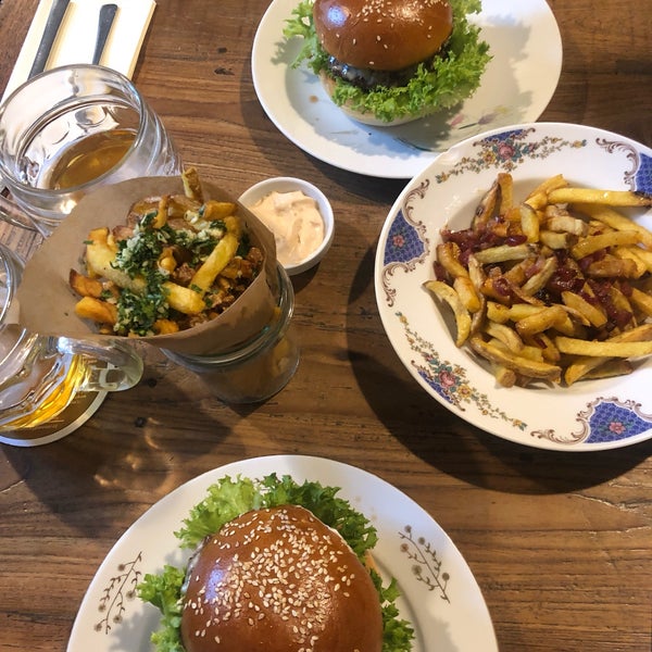 4/17/2019 tarihinde L.Z.ziyaretçi tarafından Dish fine burger bistro'de çekilen fotoğraf