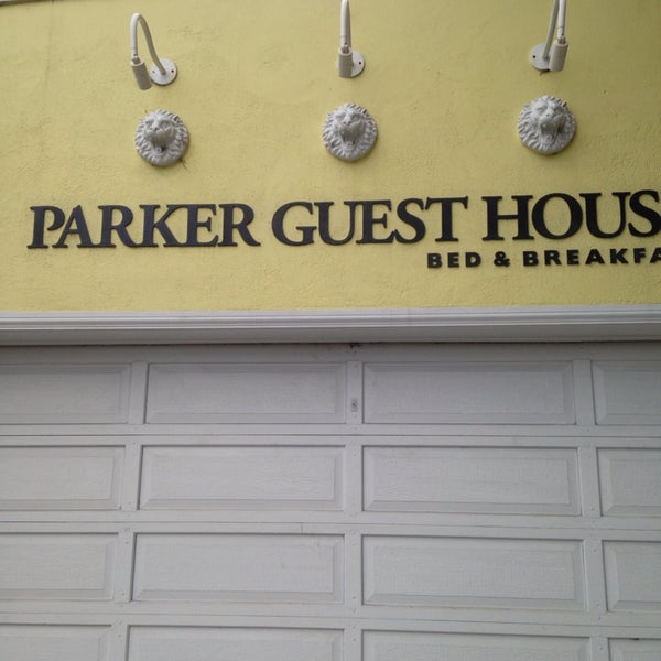 5/31/2014 tarihinde Jonathan A.ziyaretçi tarafından Parker Guest House'de çekilen fotoğraf