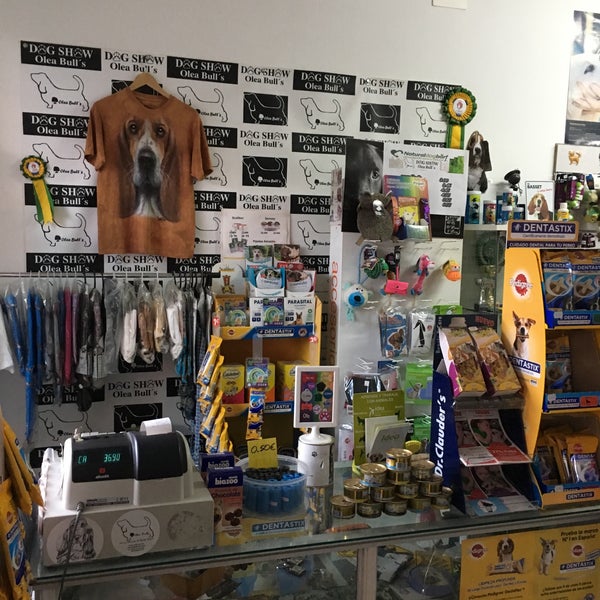 dog show store