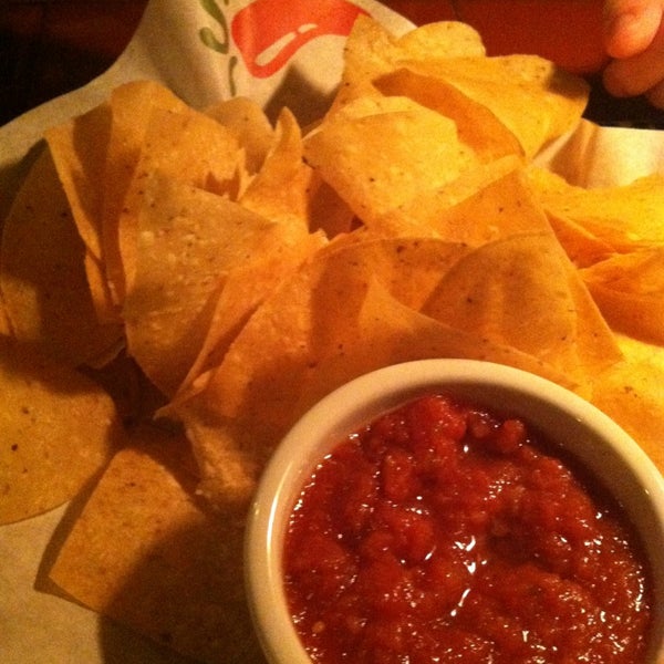Photo taken at Chili&#39;s Grill &amp; Bar by Annalise C. on 11/16/2013