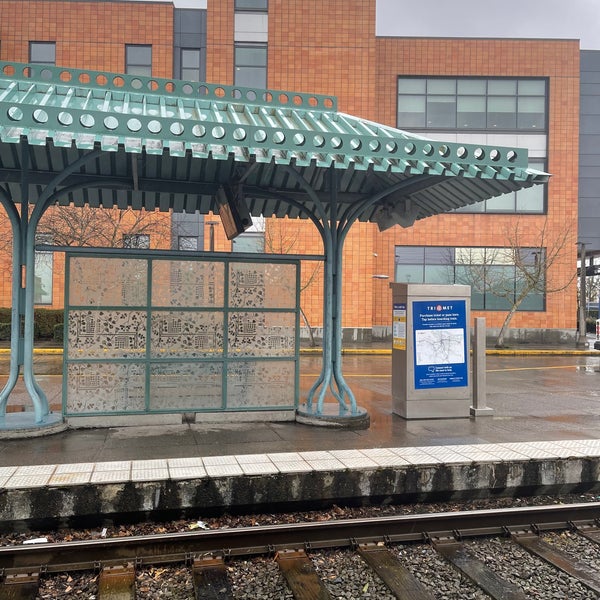 TriMet Gateway/NE 99th Ave MAX Station 14 tips from 2098 visitors