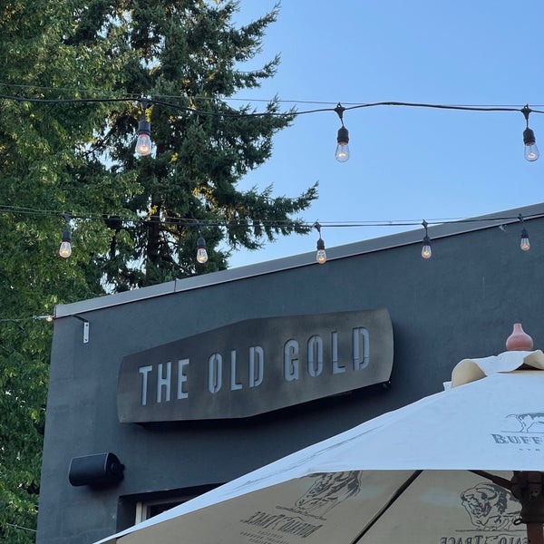 Photo taken at The Old Gold by Juan F. on 7/26/2021