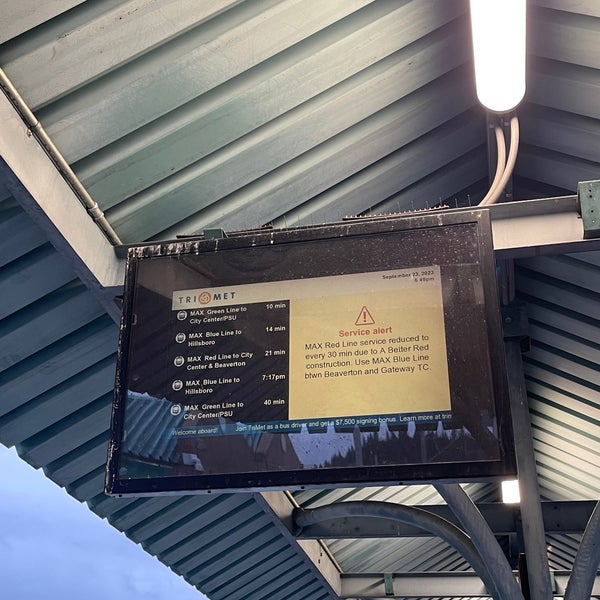 TriMet Gateway/NE 99th Ave MAX Station 14 tips from 2119 visitors