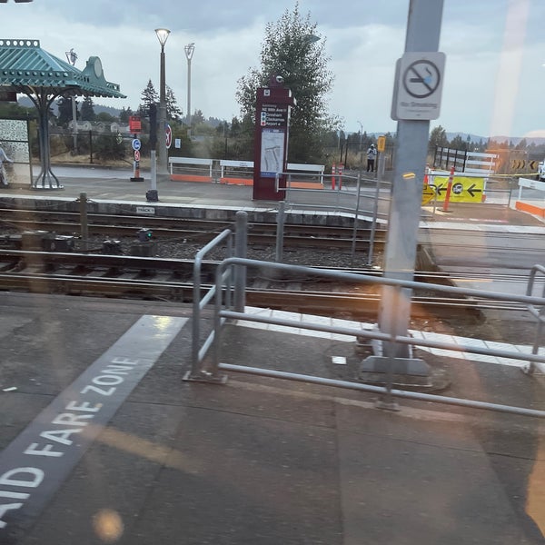TriMet Gateway/NE 99th Ave MAX Station 14 tips from 2119 visitors
