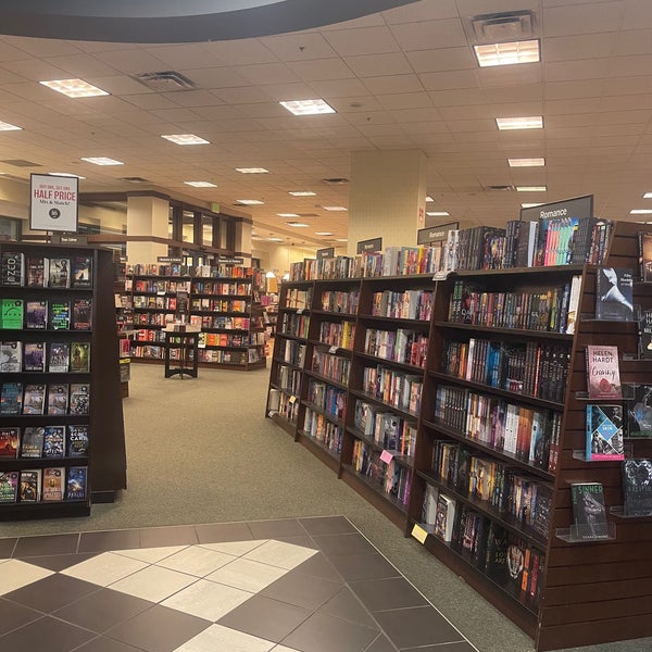 Barnes & Noble Portland, OR