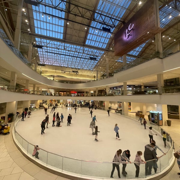 Photos at Lloyd Center Ice Rink 11 tips from 1008 visitors