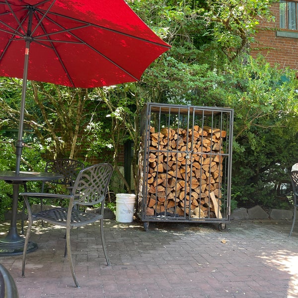 Black Rabbit Bar & Restaurant - McMenamins Edgefield - 20 tips from ...