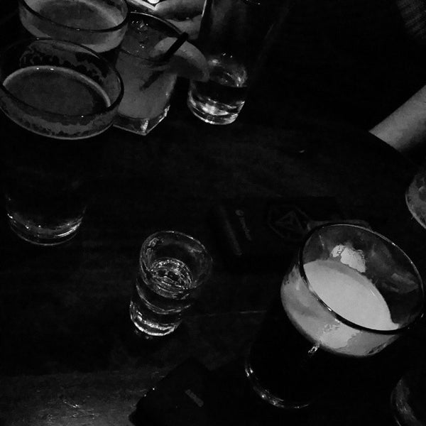 12/6/2014 tarihinde Keifer M.ziyaretçi tarafından Bitters, Bock &amp; Rye'de çekilen fotoğraf