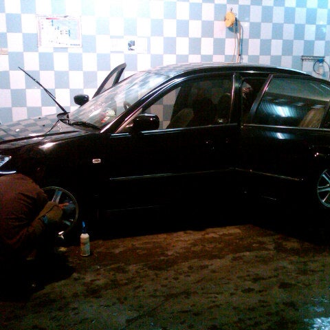 Photo taken at autoJoss car wash by andhitya o. on 1/6/2013