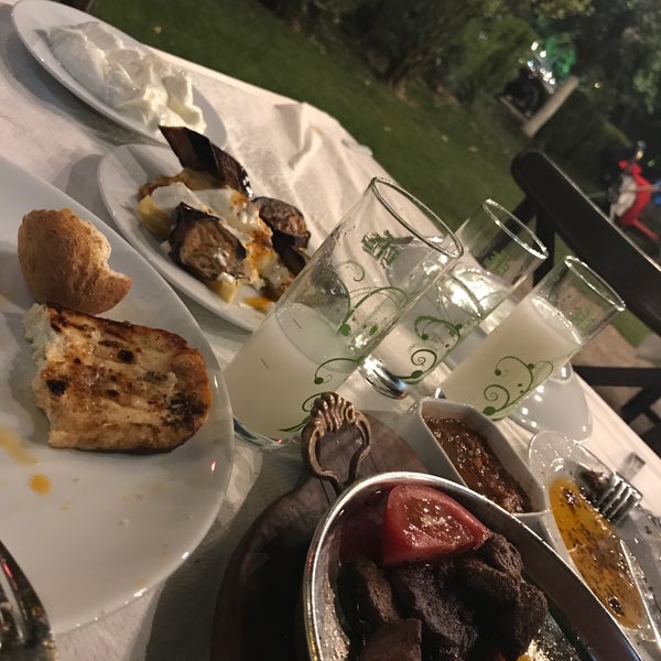 รูปภาพถ่ายที่ Bağlarbaşı Restaurant โดย Mert K. เมื่อ 7/1/2019
