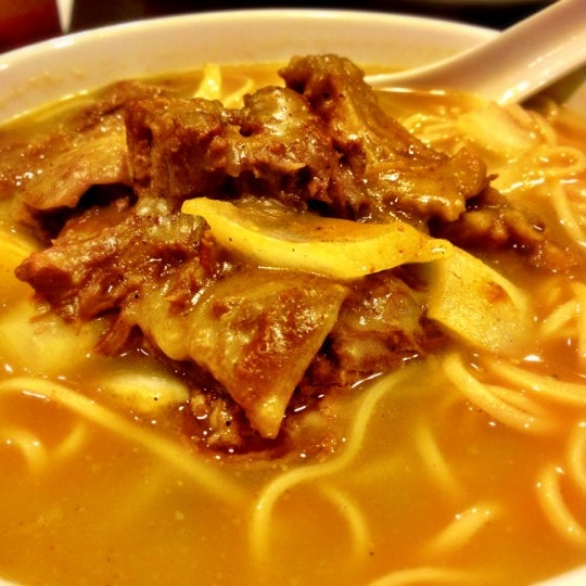 Foto tomada en Pacific Cafe Hong Kong Kitchen  por Jasmine W. el 11/5/2012