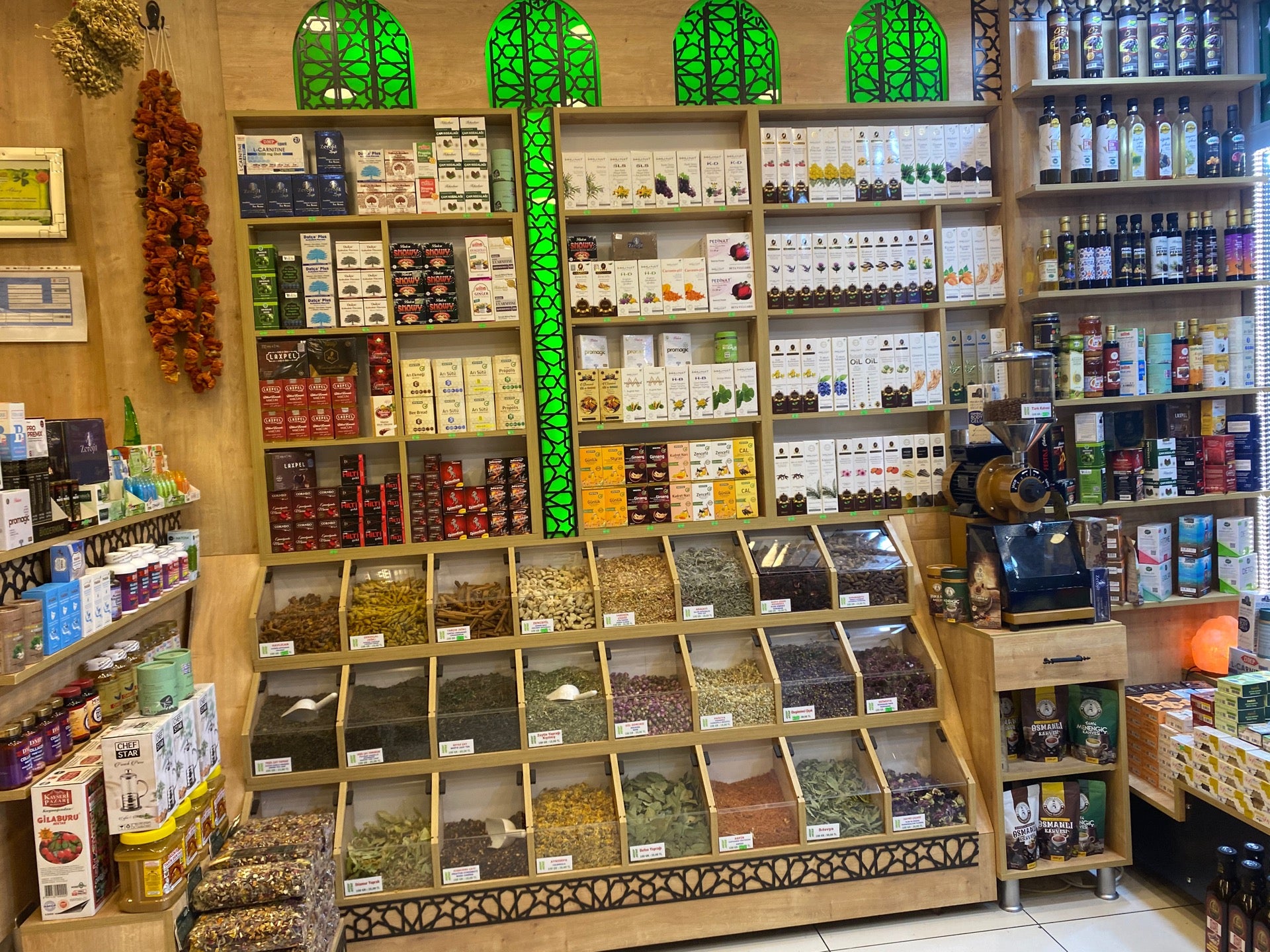 Aksoy Aktar Herbs Spices Store In stanbul Aksoy Aktar Herbs Spices Store In stanbul