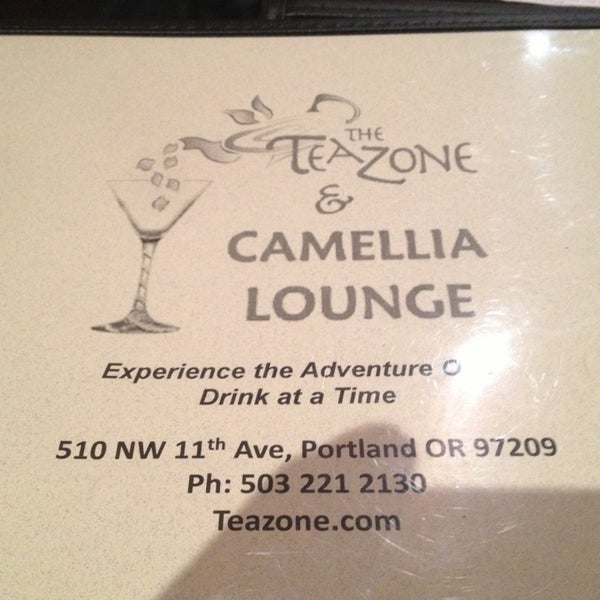 Das Foto wurde bei Tea Zone &amp; Camellia Lounge von Melanie S F. am 1/14/2013 aufgenommen