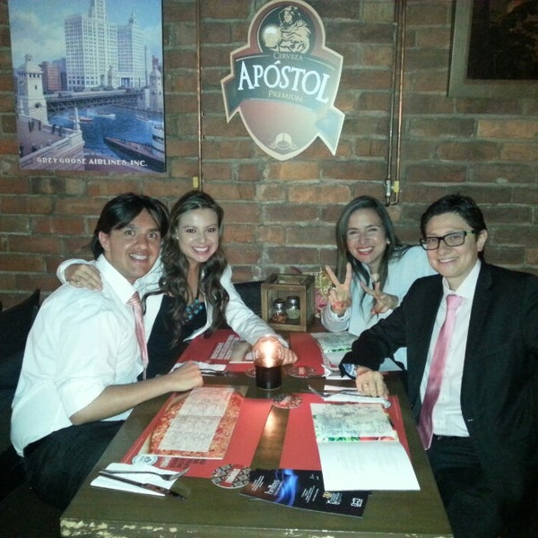 Foto tomada en Stromboli Deep Dish Pizza  por Hector S. el 10/18/2014