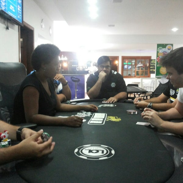 Foto tirada no(a) LOL Clube &amp; Bar - Poker por Bruno A. em 11/14/2013