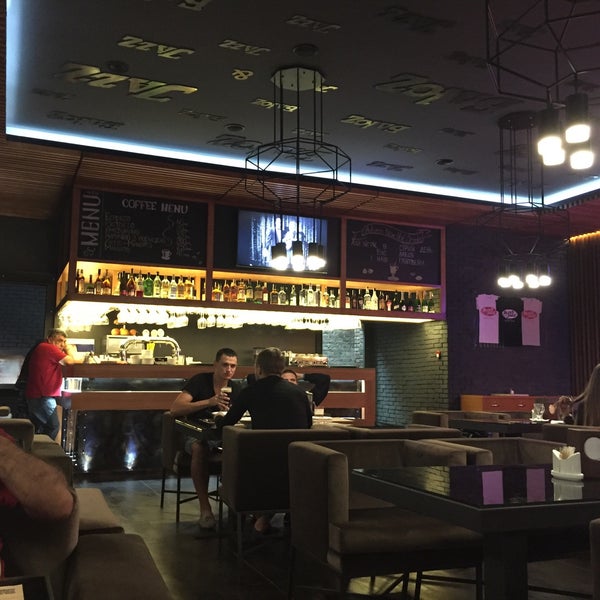 Foto diambil di Blues &amp; Jazz Bar Restaurant oleh Dmitry S. pada 9/19/2015