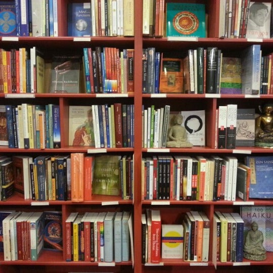 B1 books. Ru. Кембриджские учебники. Стеллажи для книг в библиотеку. Библиотека картинки.