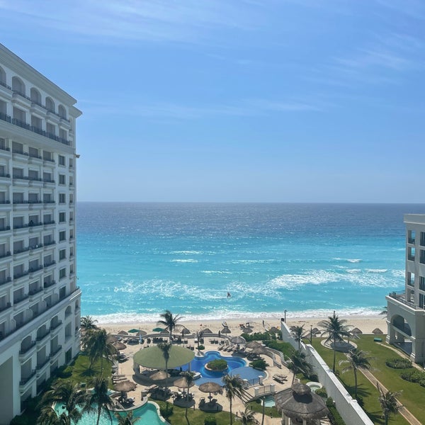 Photo taken at JW Marriott Cancun Resort &amp; Spa by Andy B. on 4/18/2021
