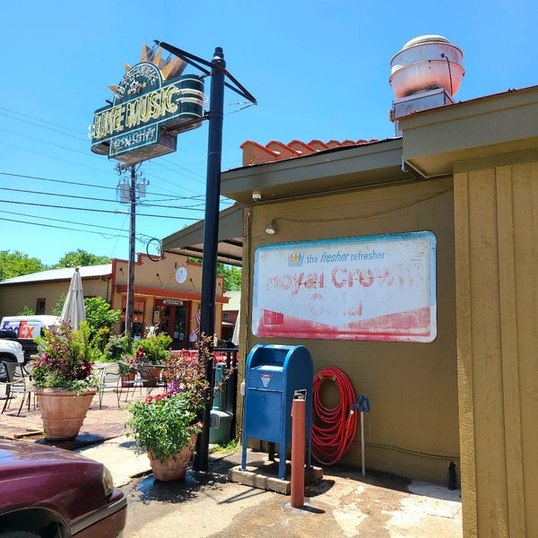 Puckett's Grocery & Restaurant Leipers Fork, TN