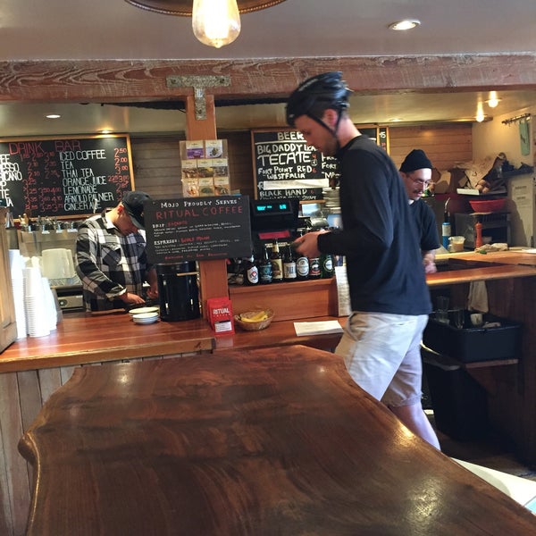 3/15/2015にAllison K.がMojo Bicycle Cafeで撮った写真