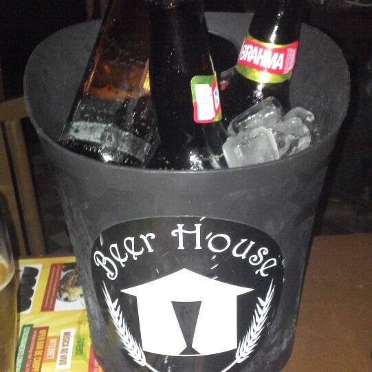 Photo taken at Beer House by Hugo C. on 5/11/2014