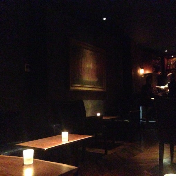 Foto tirada no(a) Atera Lounge por Alexandra L. em 12/5/2013