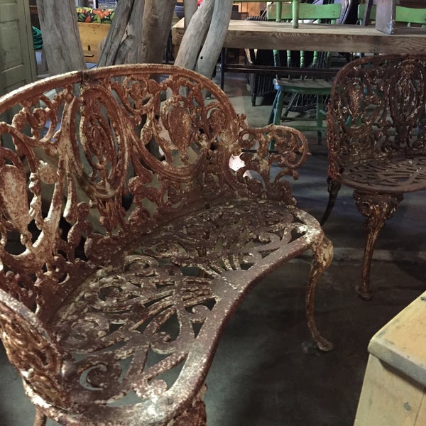 Photo taken at Hudson Antique and Vintage Warehouse by Alexandra L. on 7/18/2015