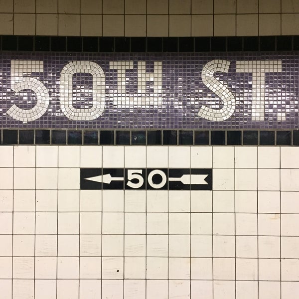 Das Foto wurde bei MTA Subway - 50th St (C/E) von cbcastro am 4/4/2018 aufgenommen