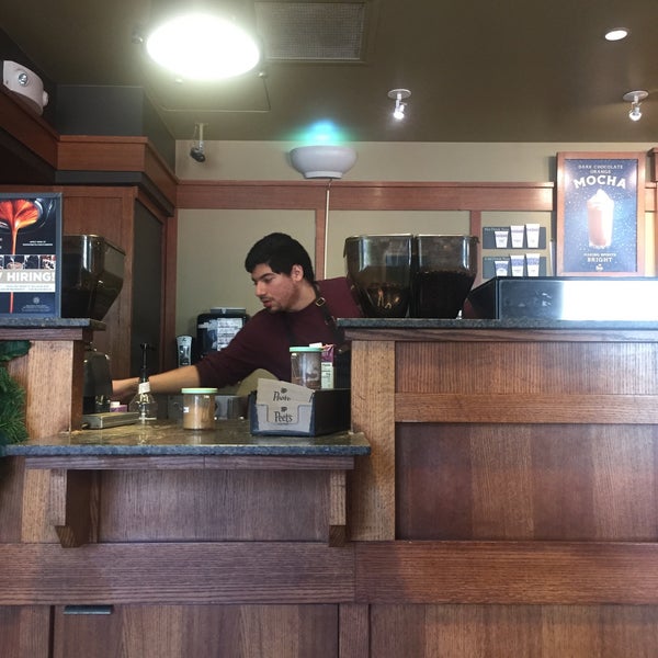 Photo taken at Peet&#39;s Coffee &amp; Tea by cbcastro on 12/27/2018