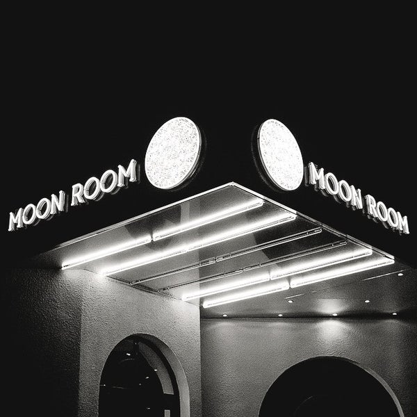 Foto diambil di The Moon Room oleh The Moon Room pada 11/15/2013