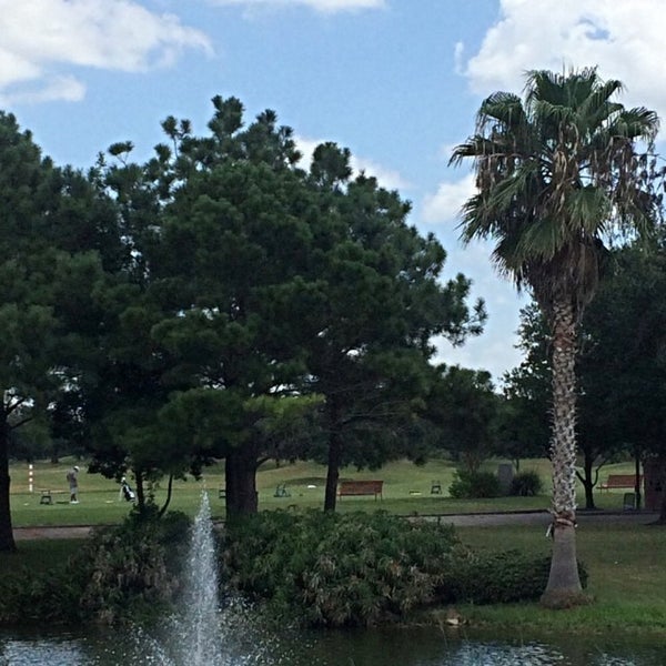 Foto diambil di Cinco Ranch Golf Club oleh ᴡ r. pada 7/18/2015