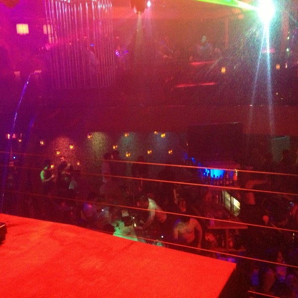 รูปภาพถ่ายที่ Eleven Nightclub โดย Jordyn O. เมื่อ 3/31/2013