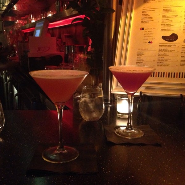 10/9/2014에 Irmak T.님이 Nic&#39;s Martini Lounge에서 찍은 사진